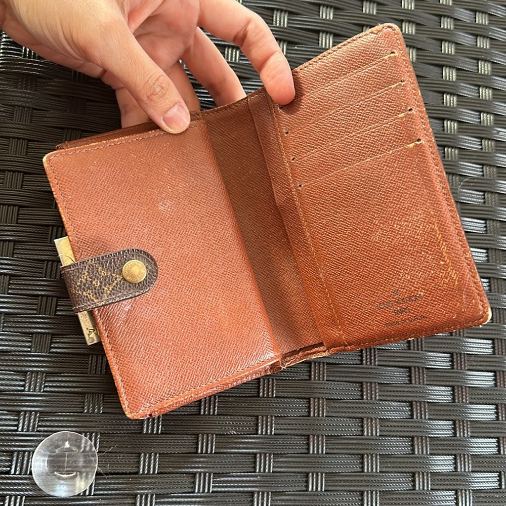 Louis Vuitton Wallet - Picture 3 of 4